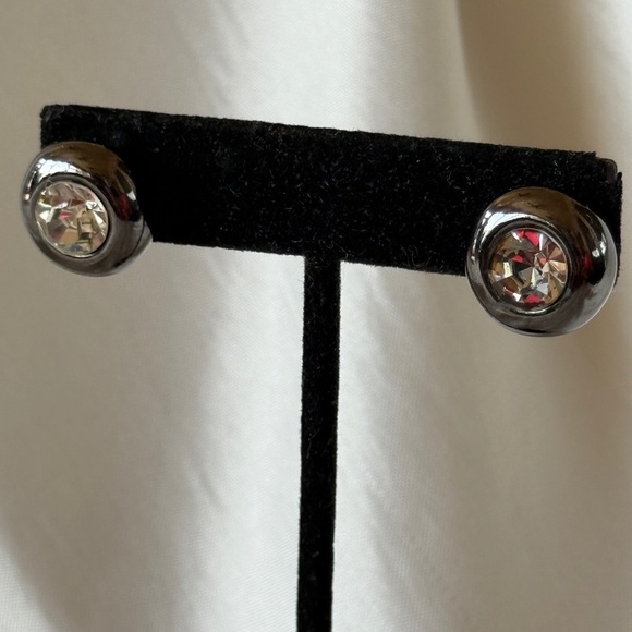 Vintage Kaleidoscope Rhinestone Bezel Stud Earrings Gunmetal Graphite Gray - Picture 2 of 9